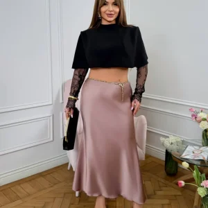 Midi skirt made of silk fabric