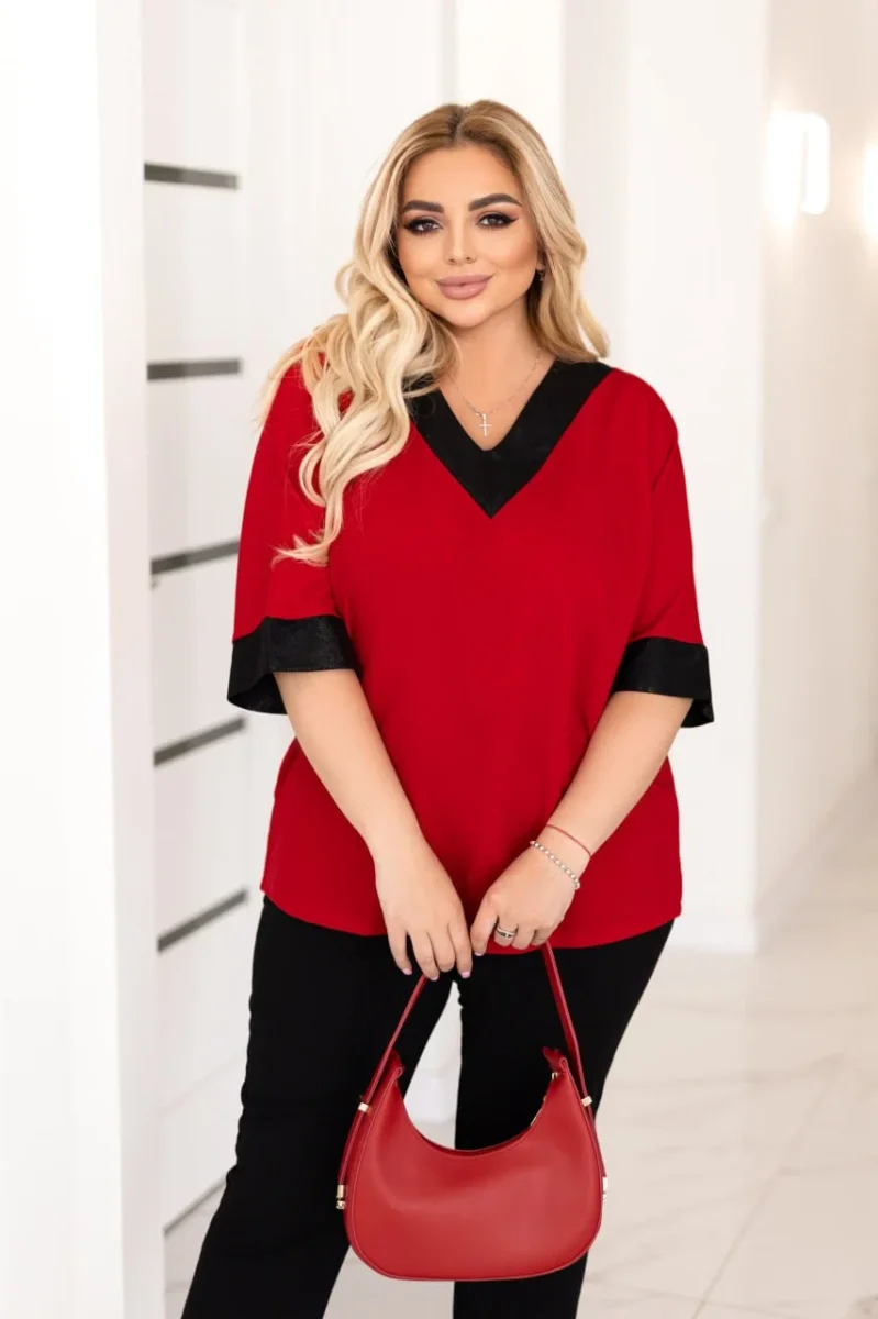 Set with a triangle neckline – Image 3
