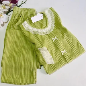 Pyjama Femme Élégance Douceur – Couleur Vert 🌿✨